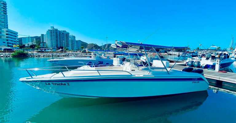 lancha la trucha en la marina internacional de santa marta