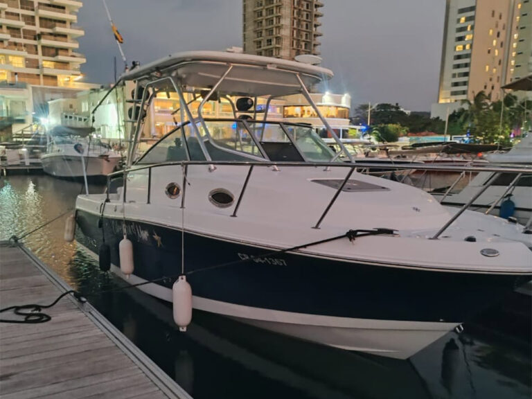 Rumba nocturna en yate Santa Marta