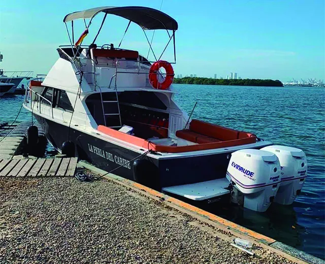 Lancha en alquiler en la bahia de santa marta